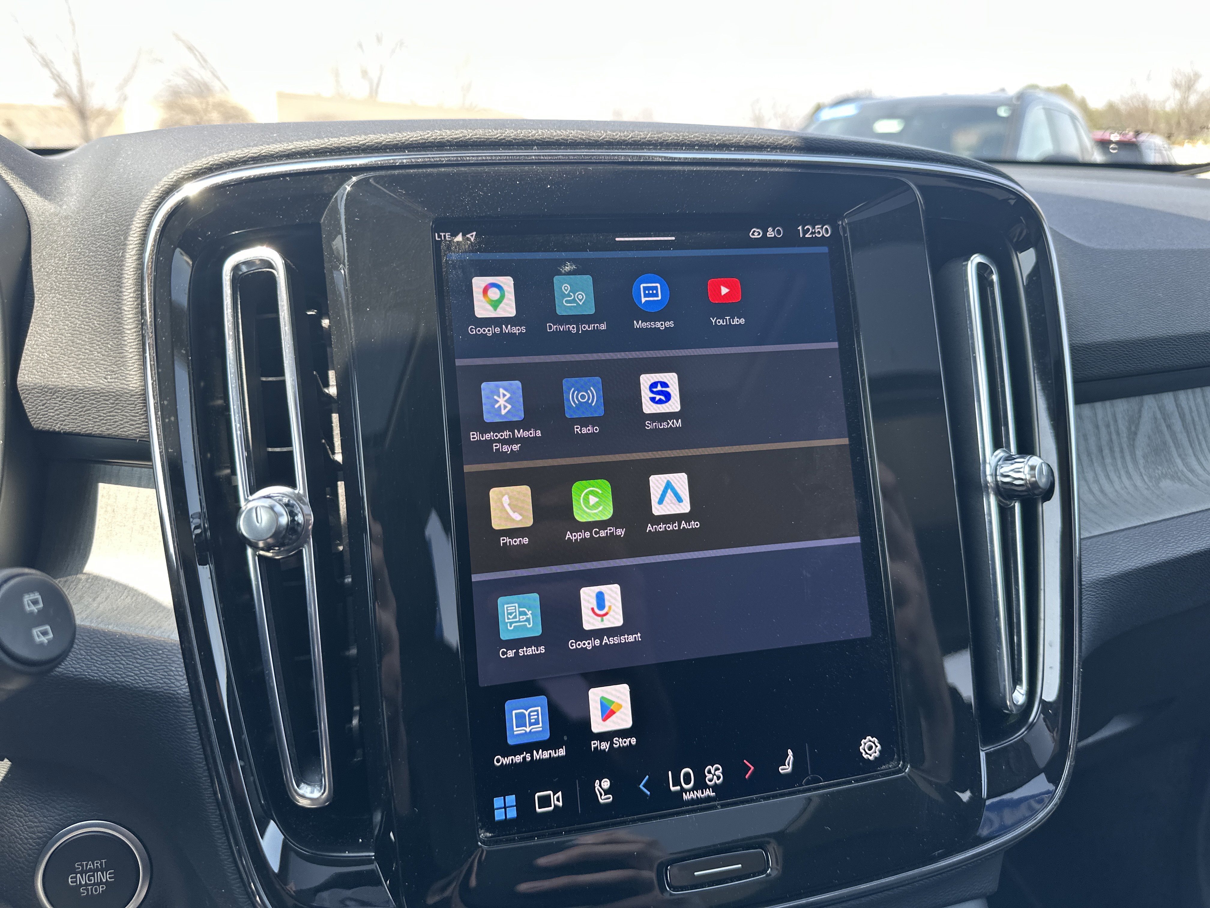 Used 2025 Volvo XC40 B5 Core image 28