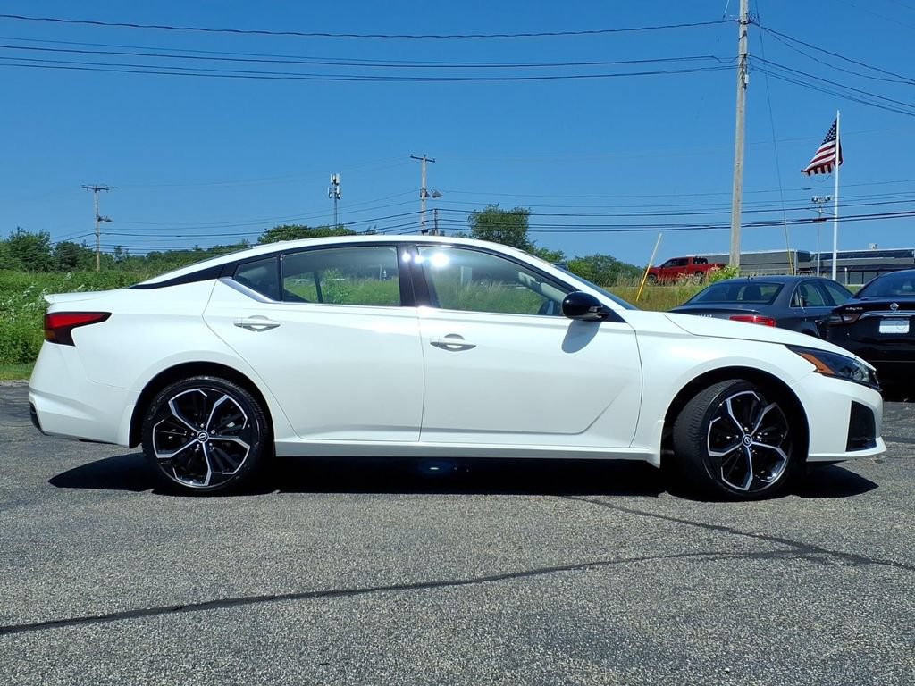 Certified 2023 Nissan Altima 2.5 SR AWD/4WD image 2