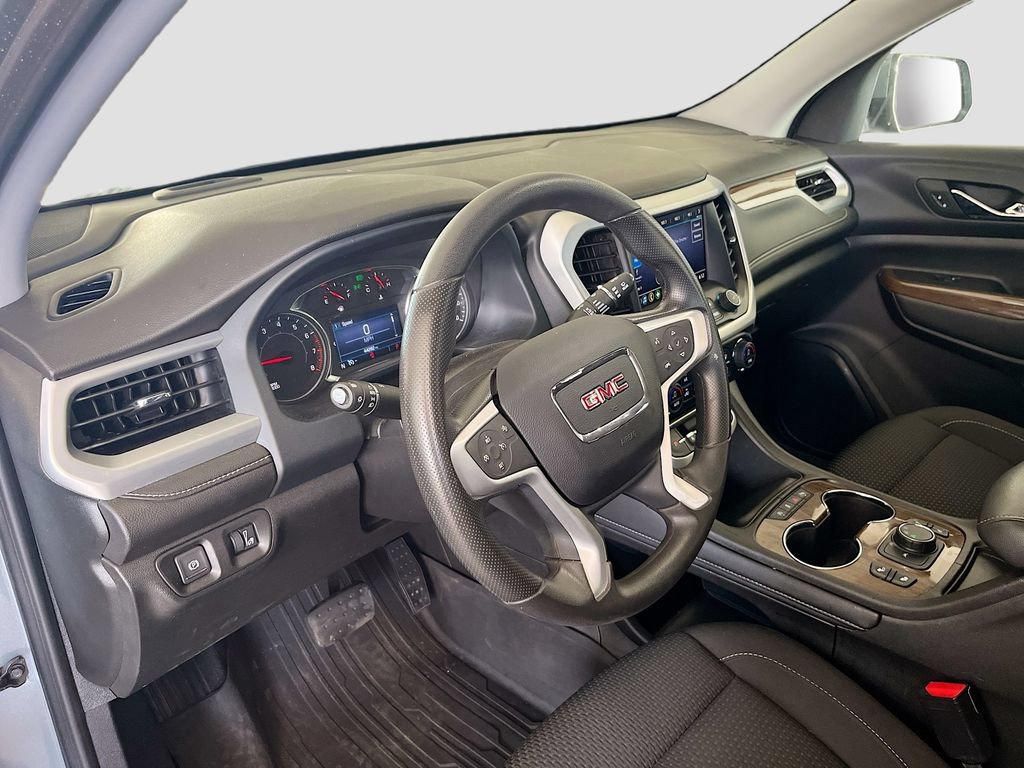 Used 2023 GMC Acadia SLE w/ Driver Convenience Package FWD image 9