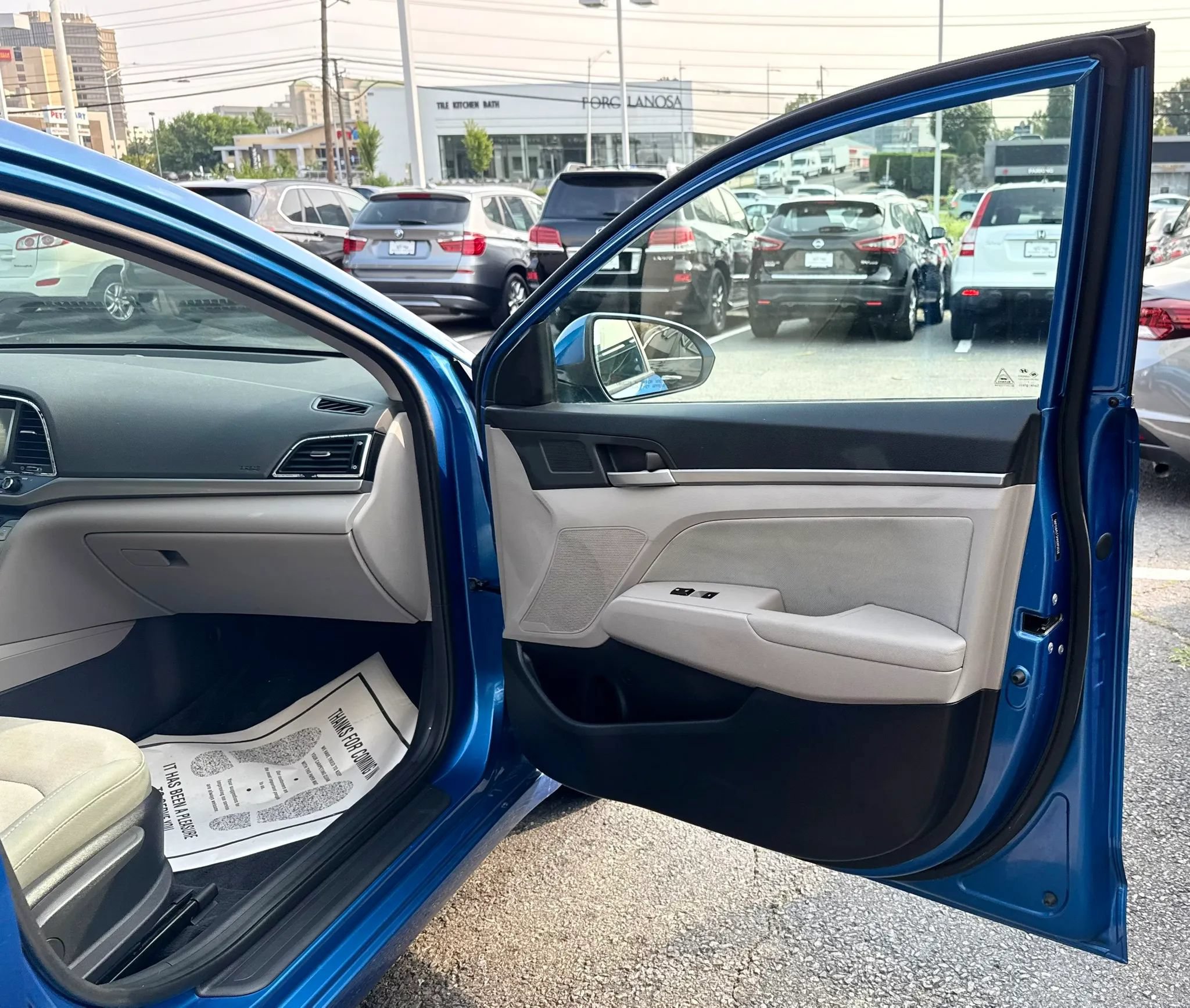 Used 2017 Hyundai Elantra SE FWD image 30