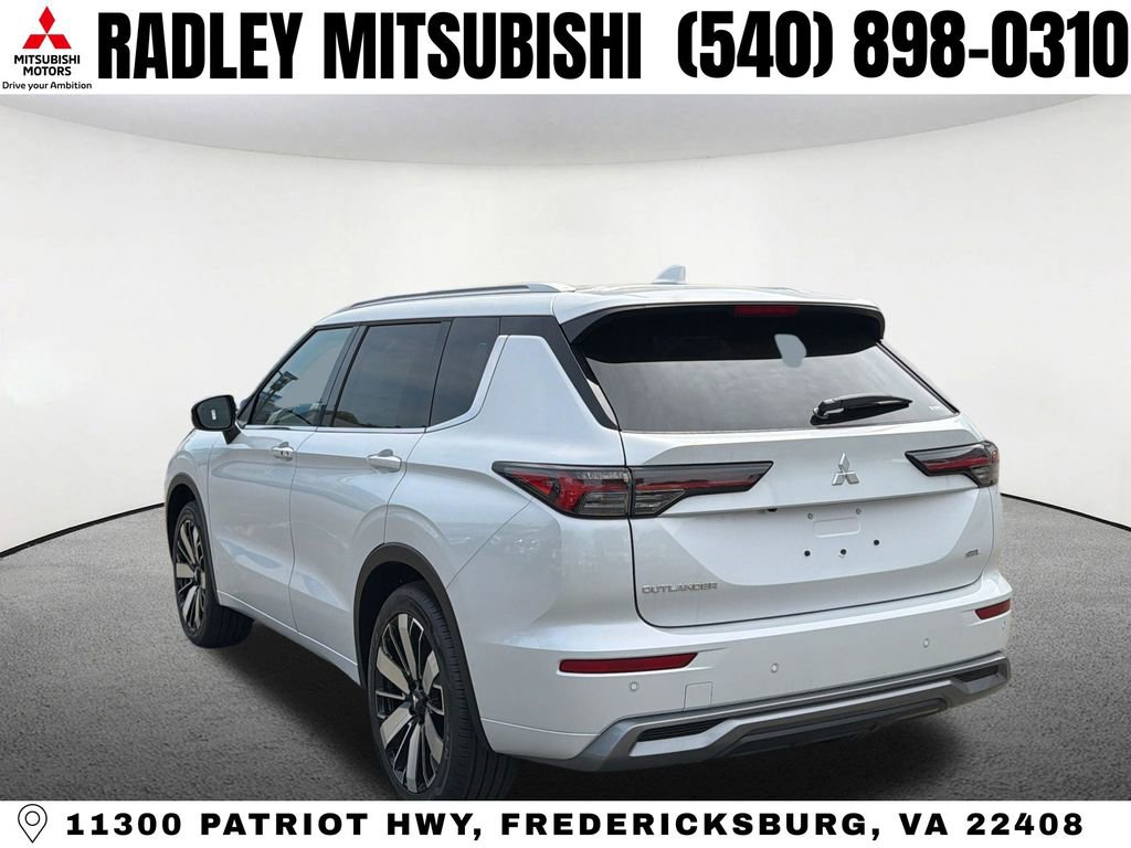 New 2026 Mitsubishi Outlander SEL image 3