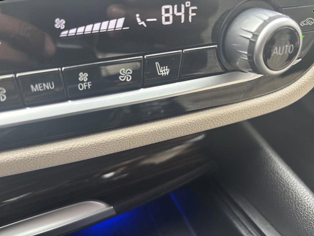 Used 2023 BMW 530i xDrive w/ Premium Package image 8