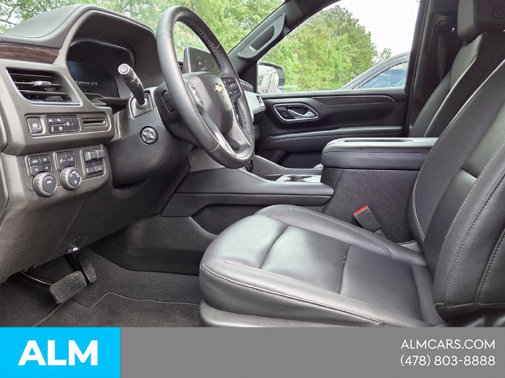 Used 2024 Chevrolet Tahoe LT w/ Luxury Package AWD/4WD image 3