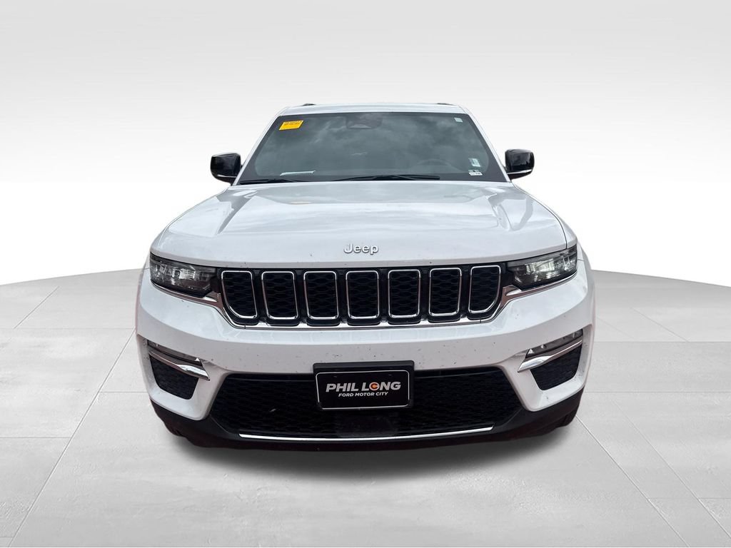 Used 2025 Jeep Grand Cherokee Limited w/ Trailer Tow Package AWD/4WD image 2