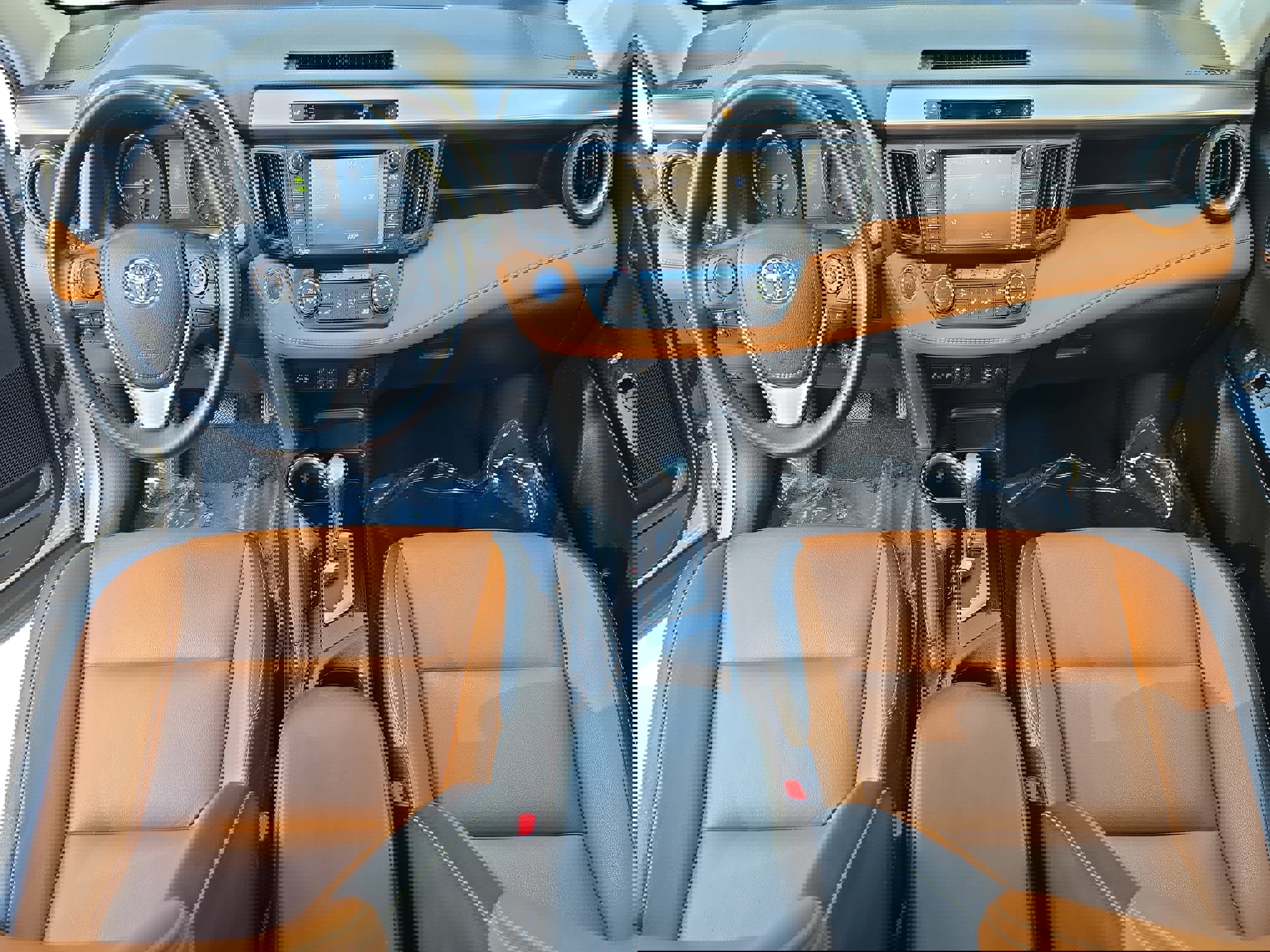 Used 2016 Toyota RAV4 Limited w/ Advanced Technology Package image 9