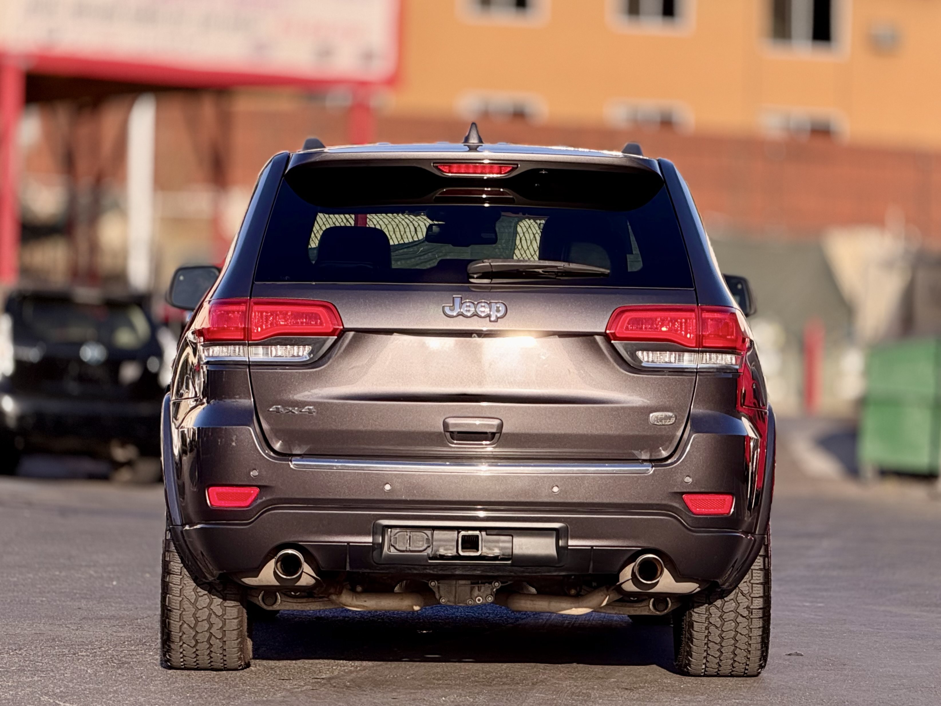 Used 2015 Jeep Grand Cherokee Overland w/ Advanced Technology Group AWD/4WD image 15