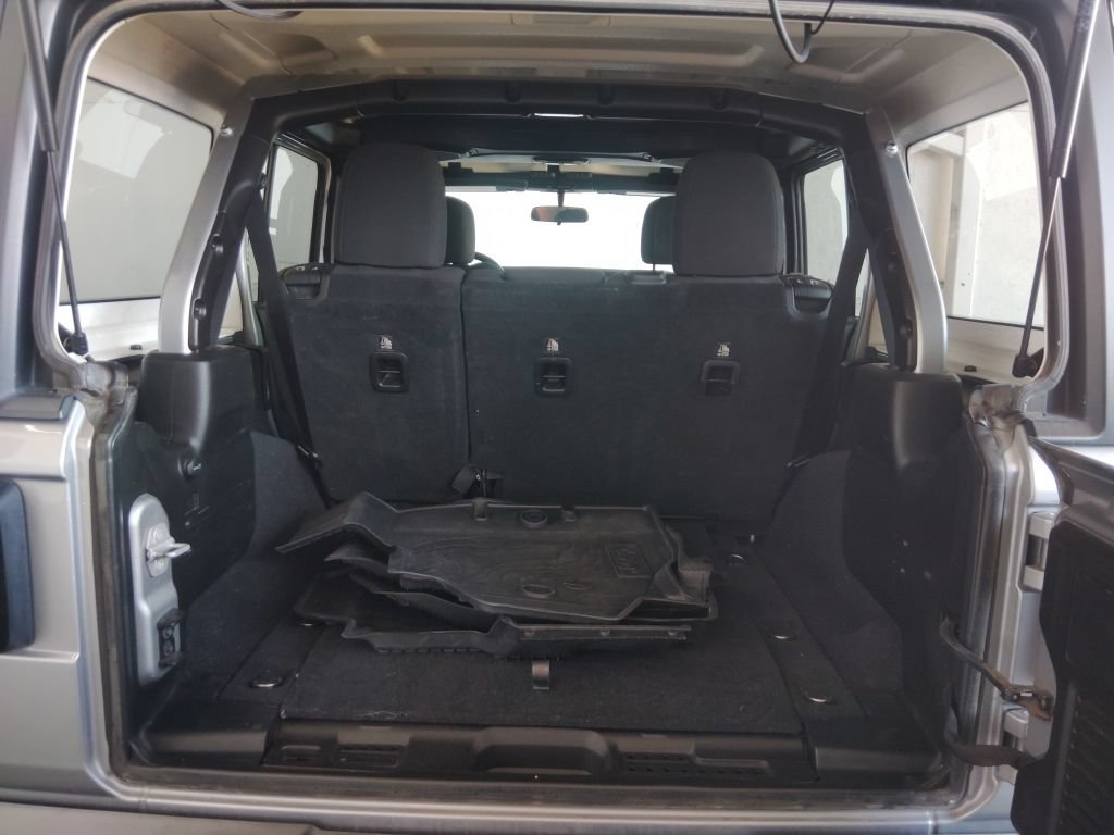 Used 2018 Jeep Wrangler Unlimited Sport S AWD/4WD image 16