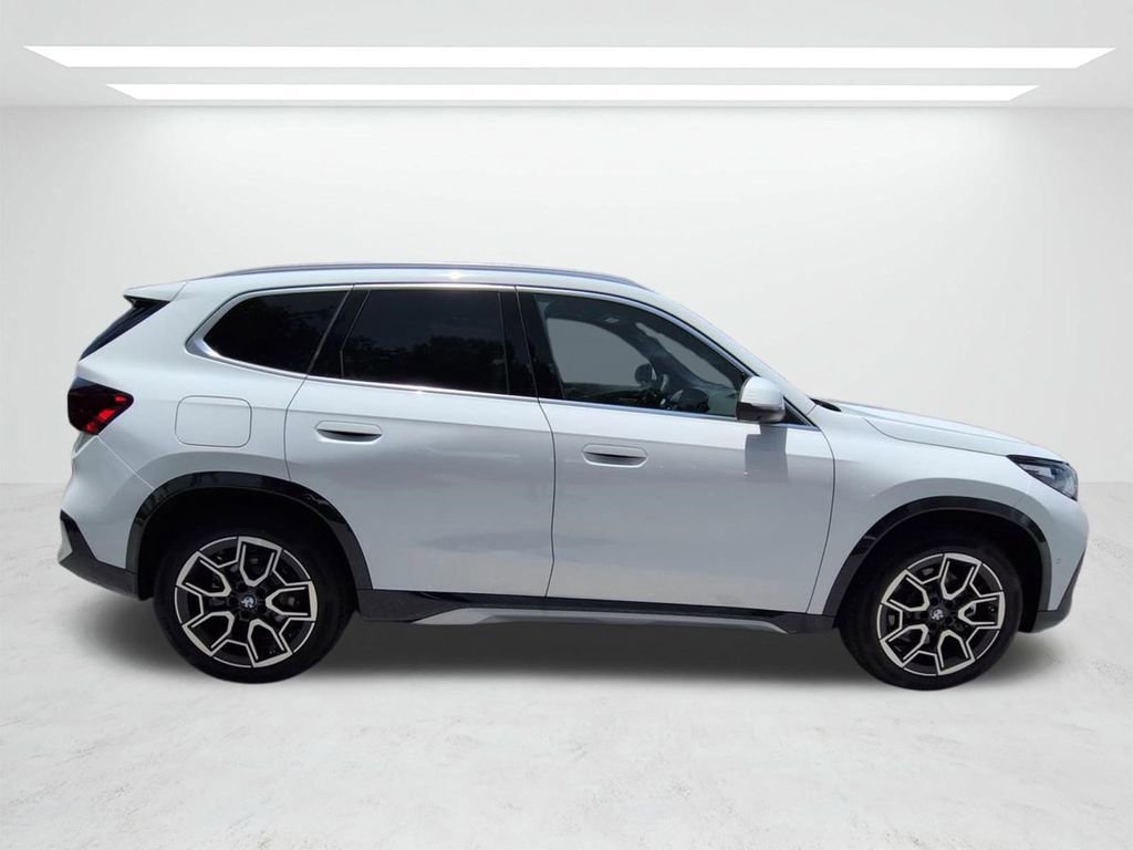 New 2026 BMW X1 xDrive28i w/ Technology Package AWD/4WD image 3