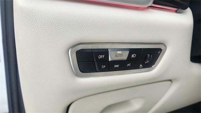 Used 2023 BMW X6 xDrive40i w/ Executive Package image 37