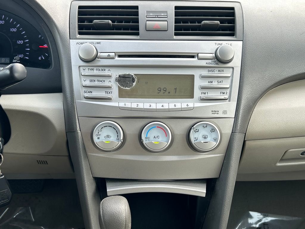 Used 2010 Toyota Camry image 23