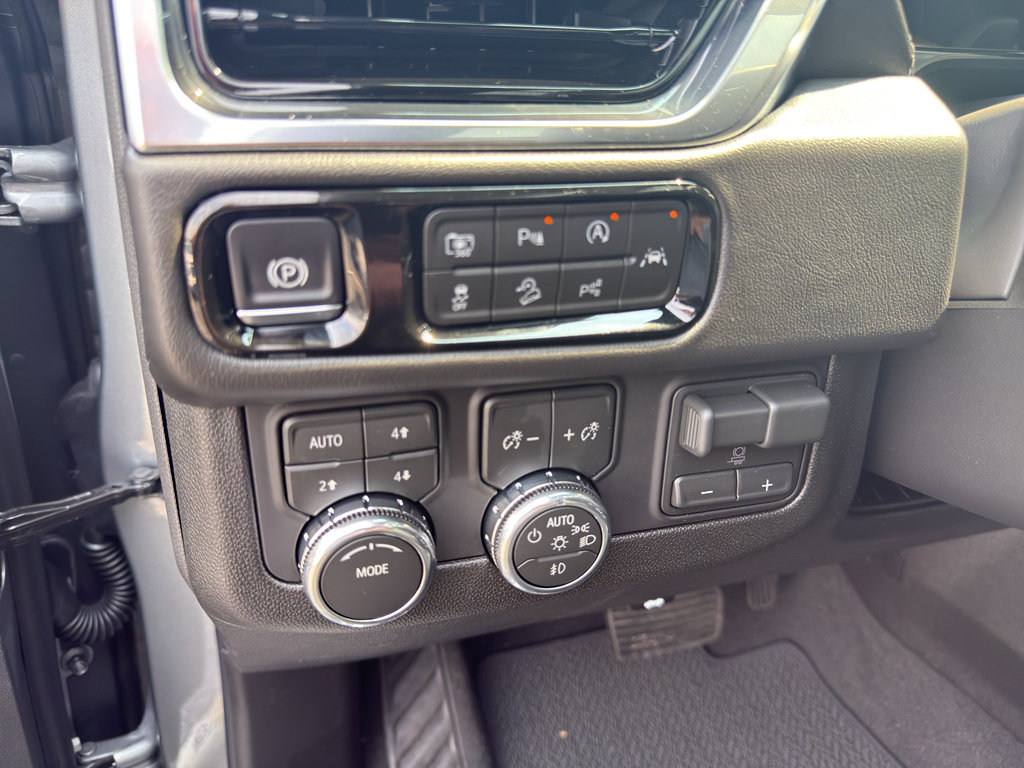 New 2026 GMC Yukon Denali w/ Advanced Technology Package AWD/4WD image 19