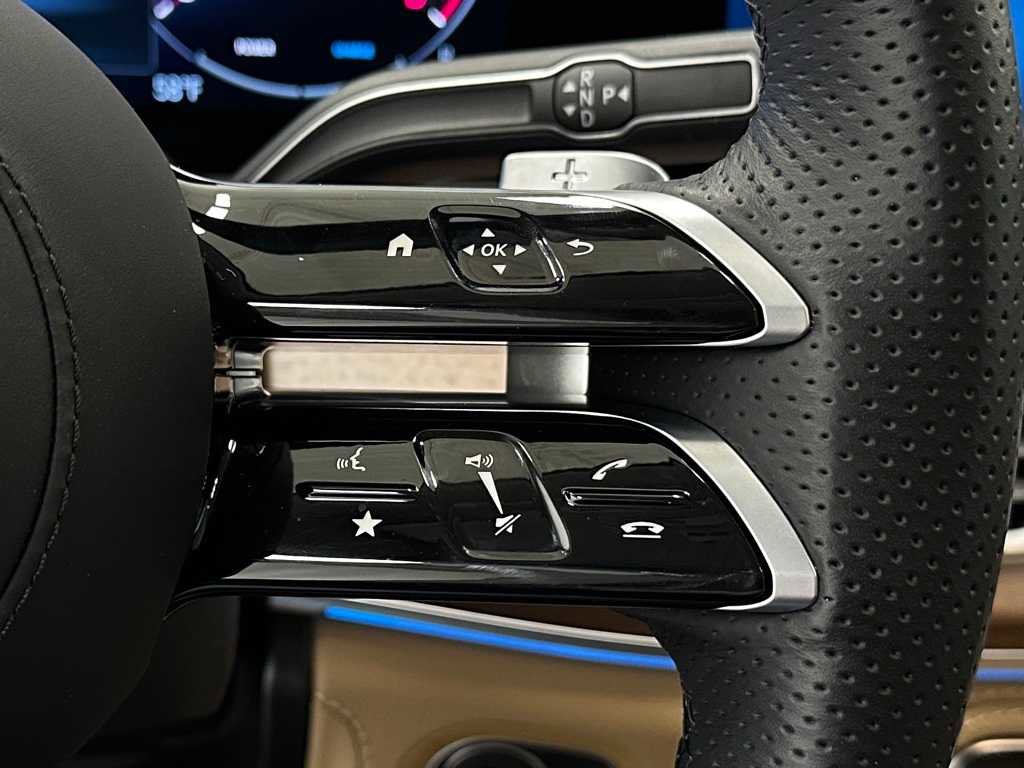 Used 2025 Mercedes-Benz GLS 580 4MATIC image 26