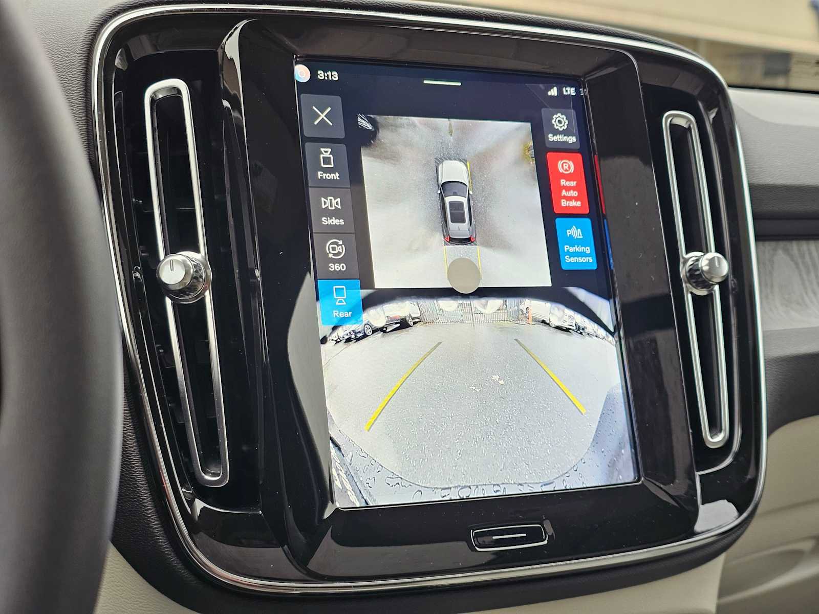 New 2026 Volvo XC40 B5 Plus w/ Protection Package Premier image 21