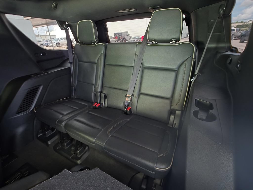 Used 2021 GMC Yukon SLT w/ SLT Premium Package AWD/4WD image 15
