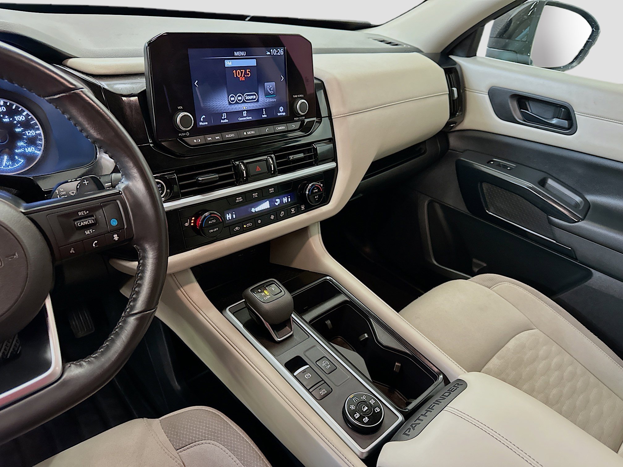 Used 2024 Nissan Pathfinder SV w/ SV Premium Package image 25