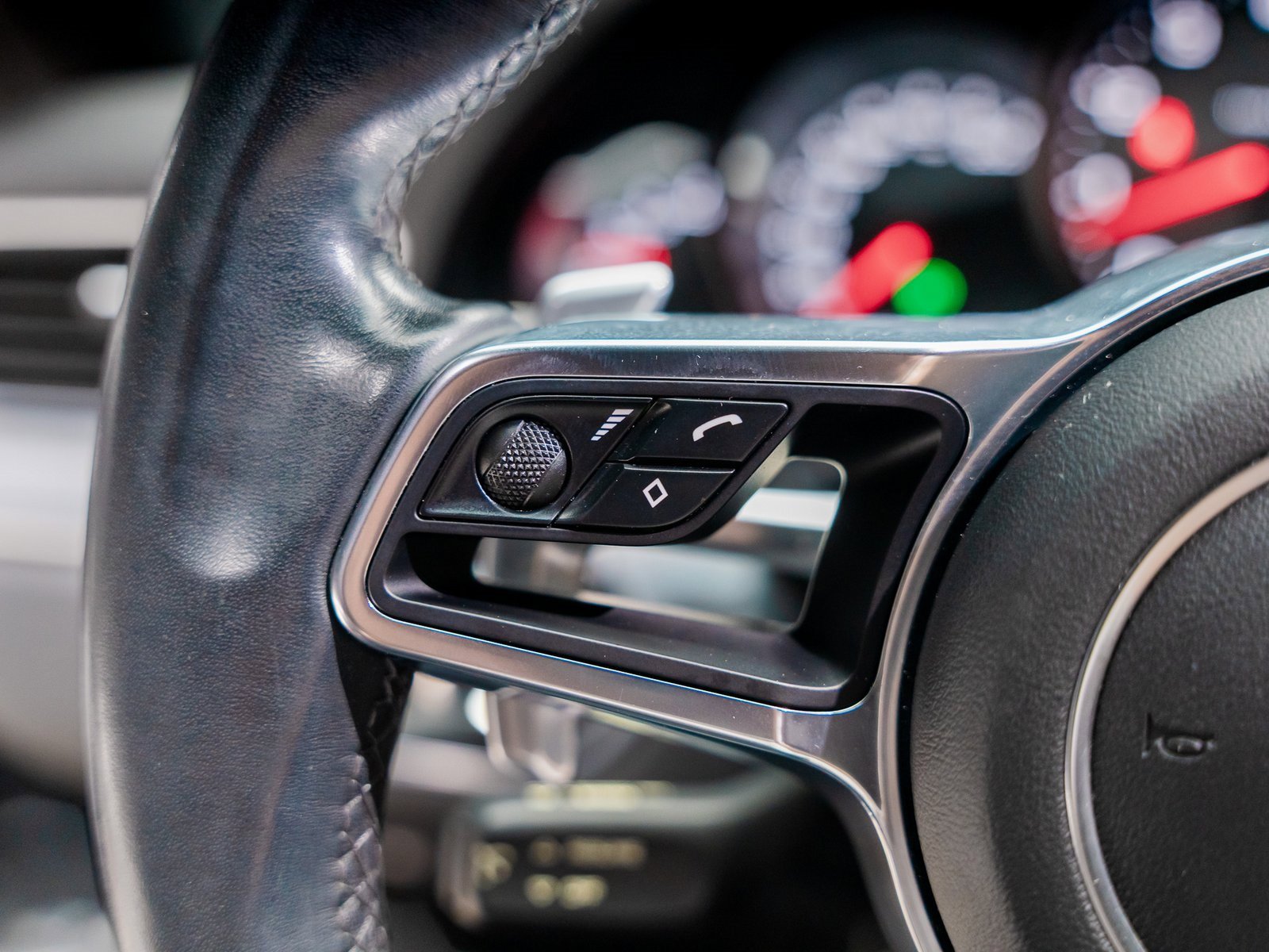 Used 2018 Porsche 911 Carrera 4S image 40