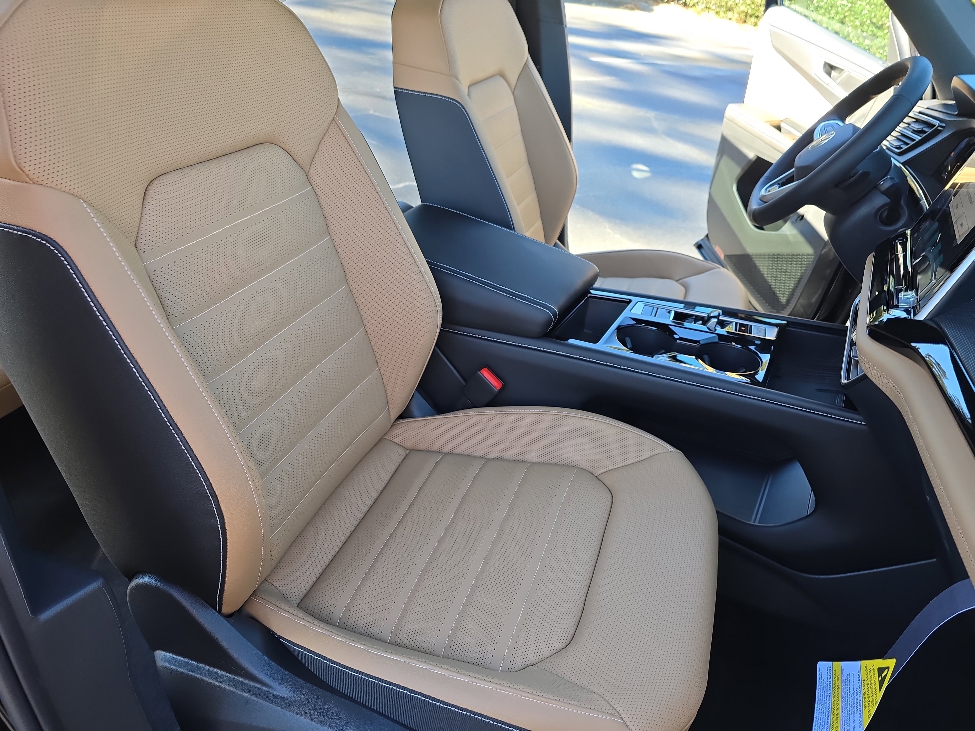 New 2026 Volkswagen Atlas Cross Sport SEL R-Line image 10