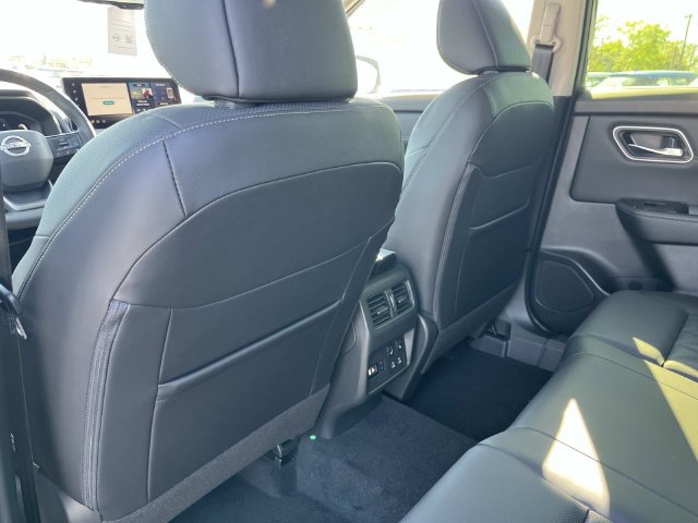 New 2026 Nissan Rogue Platinum w/ Platinum Premium Package AWD/4WD image 21