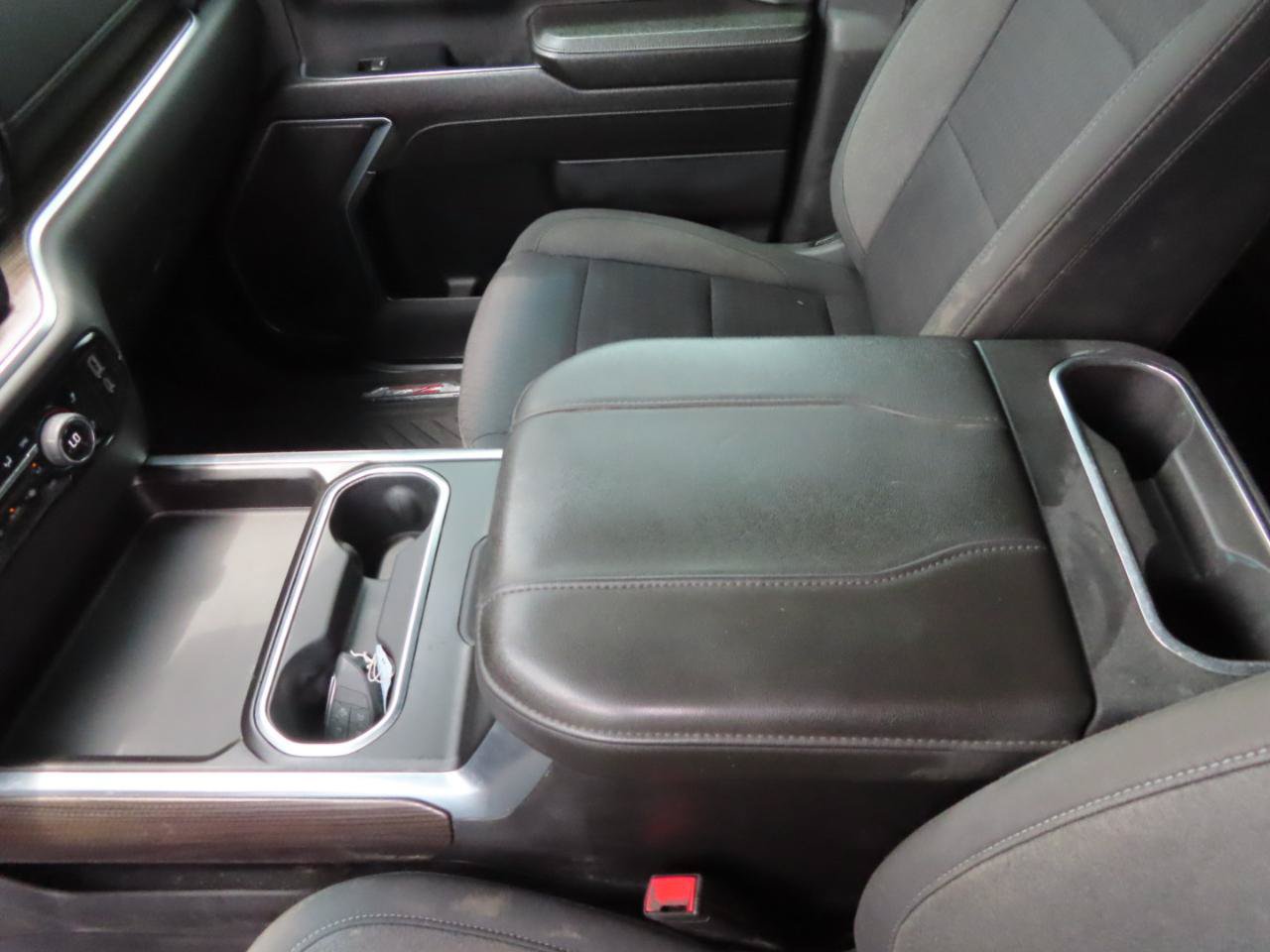 Used 2024 Chevrolet Silverado 2500 LT AWD/4WD image 32