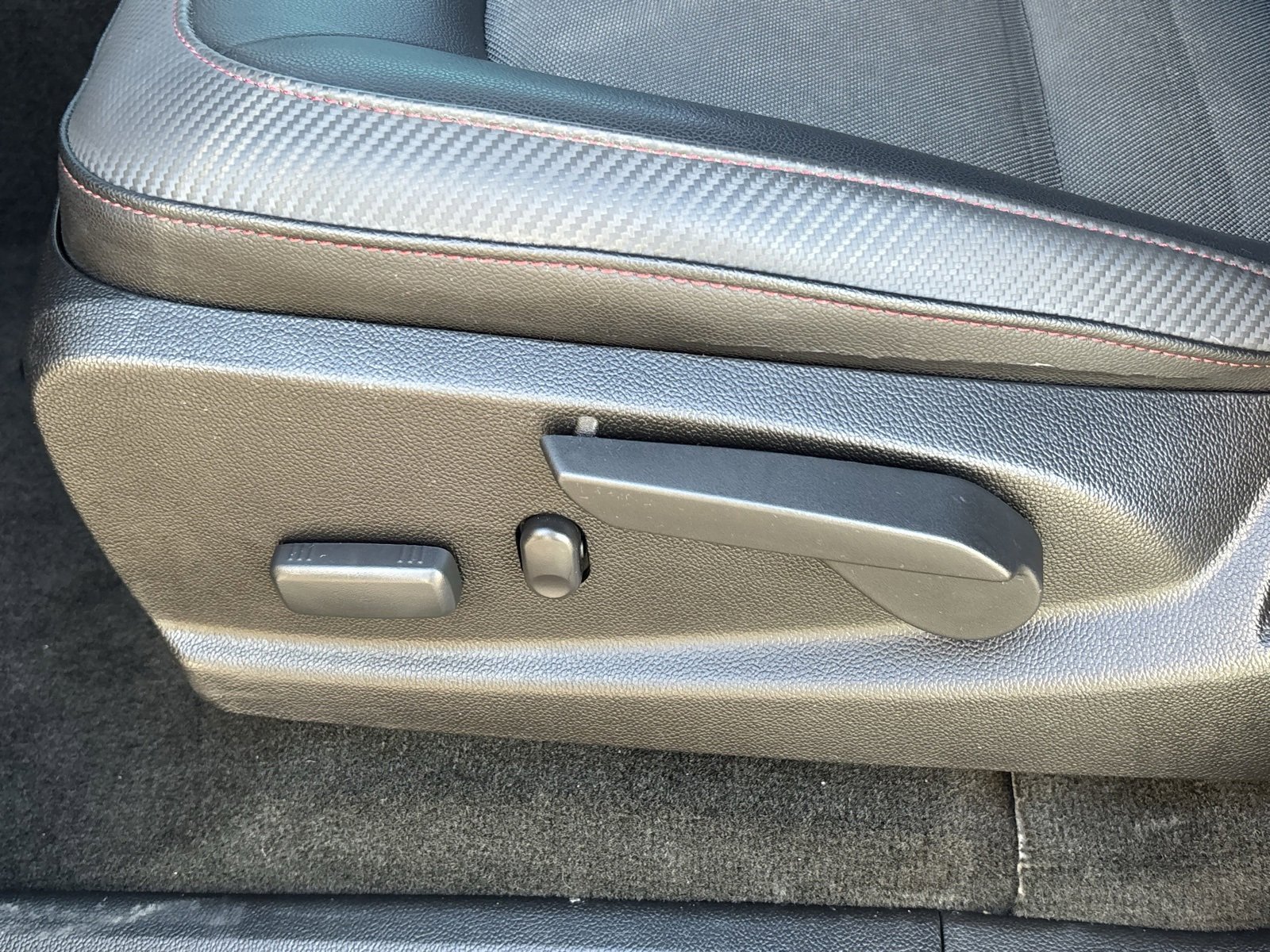 Used 2017 GMC Canyon SLE w/ All Terrain X Package image 19