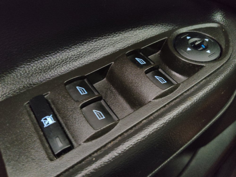 Used 2018 Ford Escape SE FWD image 27