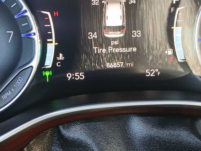 Used 2018 Chrysler Pacifica Limited FWD image 16