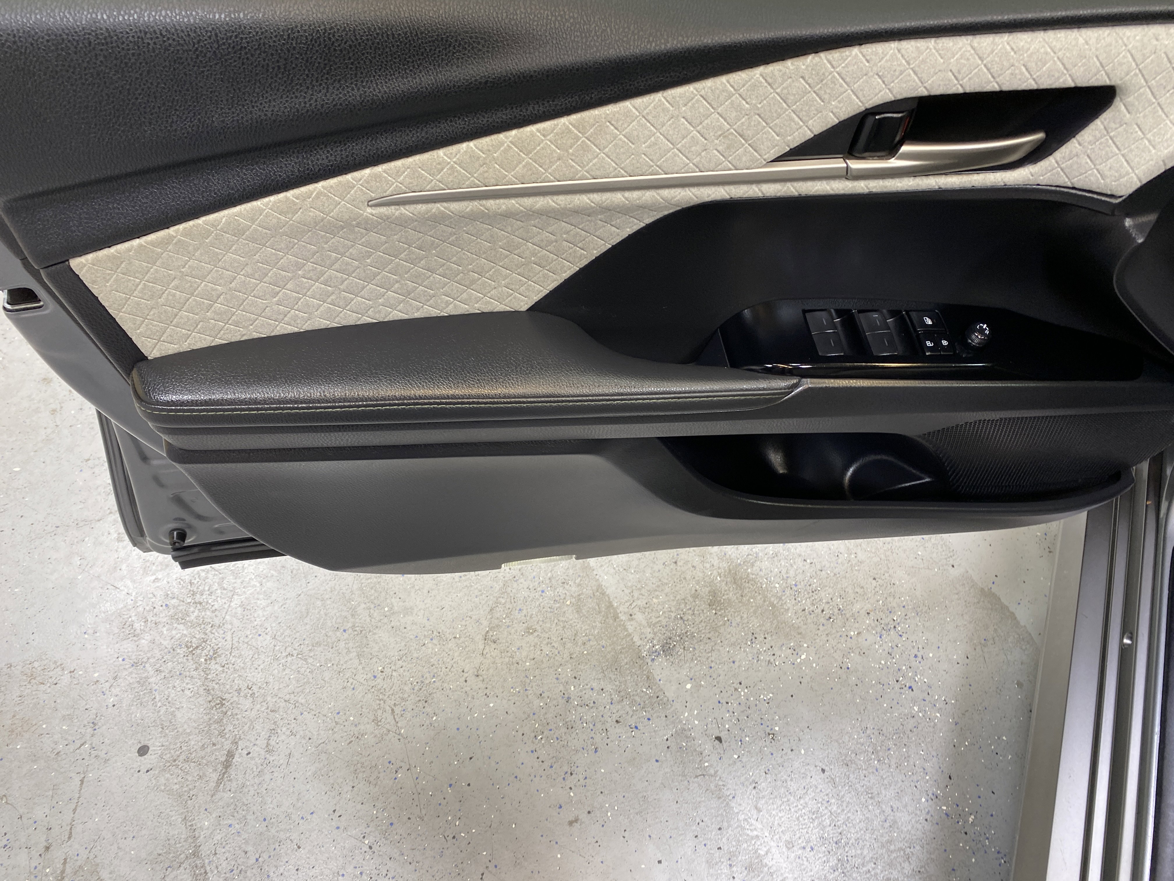 Used 2025 Toyota Camry XLE image 21