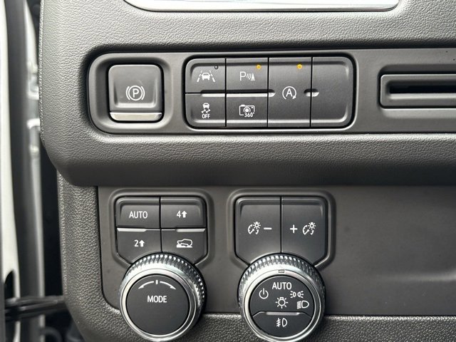 Used 2024 GMC Yukon XL SLT w/ SLT Premium Package image 36