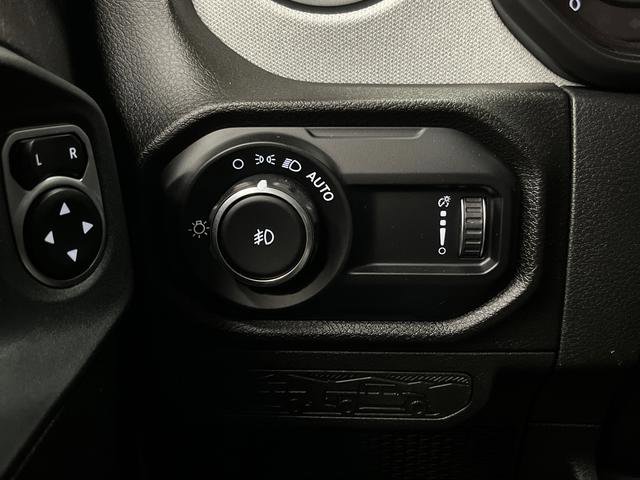 Used 2024 Jeep Wrangler Unlimited Sport AWD/4WD image 24
