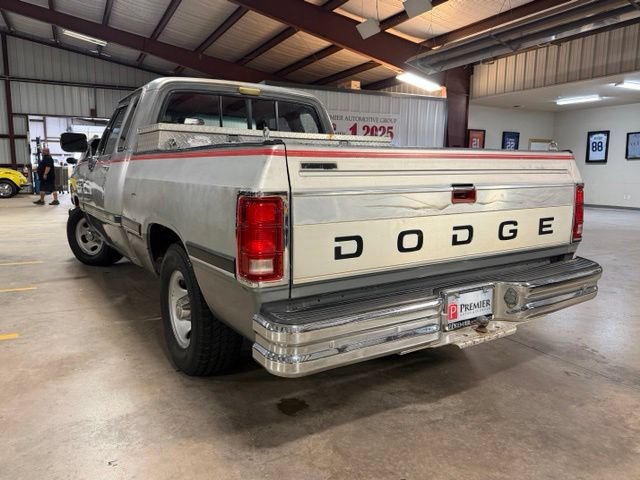 Used 1993 Dodge D/W Truck 150 RWD image 8