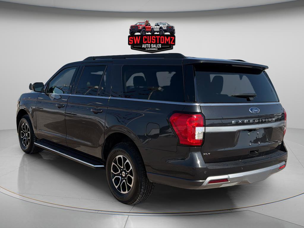 Used 2023 Ford Expedition Max XLT image 5