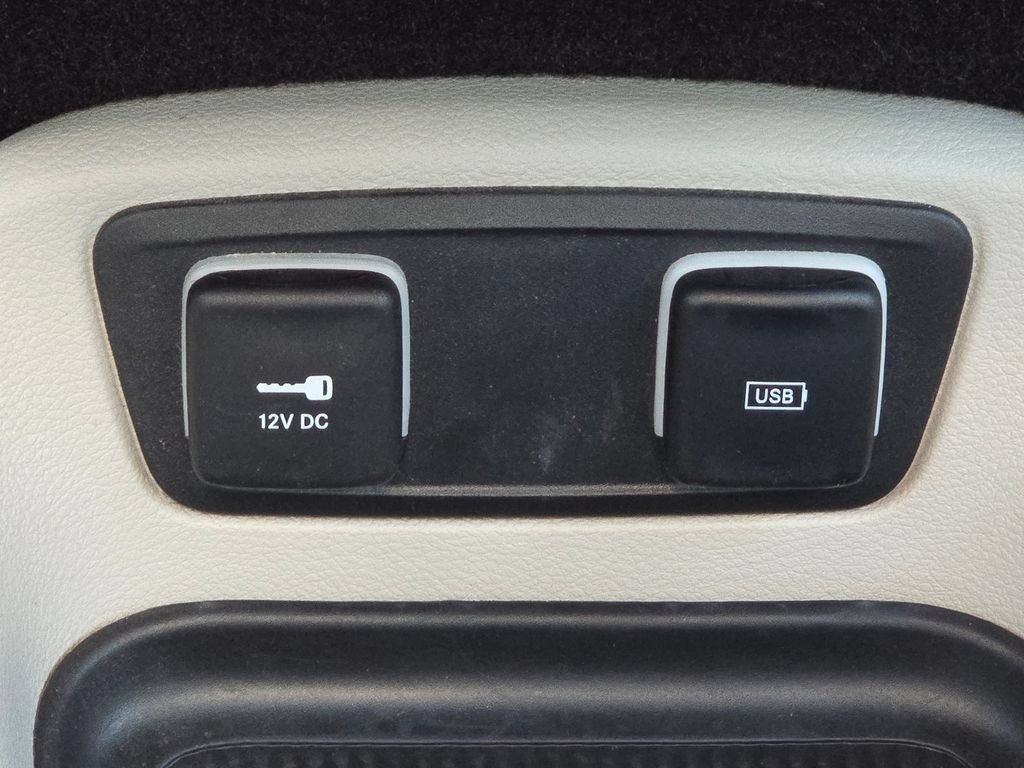 Used 2019 Chrysler Pacifica Touring-L Plus w/ Advanced Safetytec Group FWD image 13