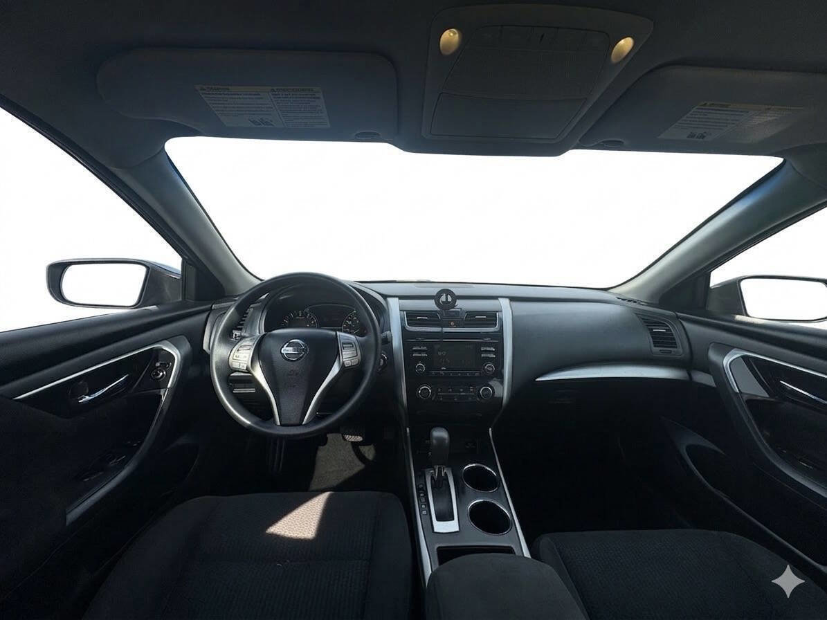 Used 2015 Nissan Altima 2.5 S w/ Sport Value Package image 7