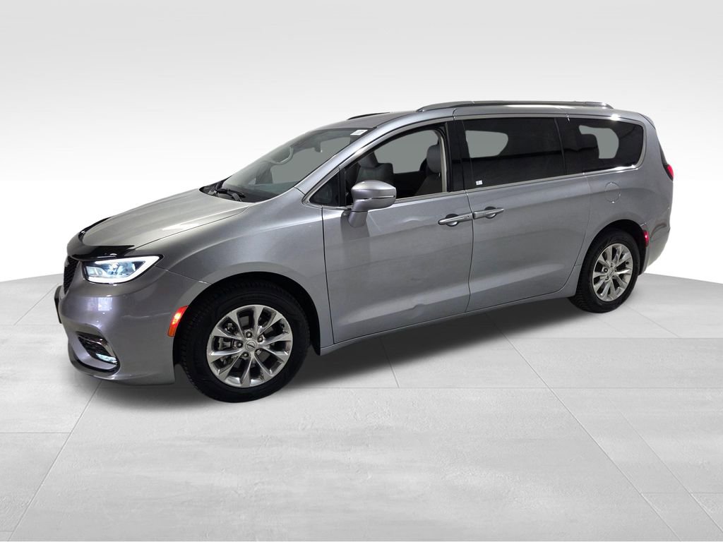 Used 2021 Chrysler Pacifica Touring-L w/ Uconnect Theater Family Group FWD image 22