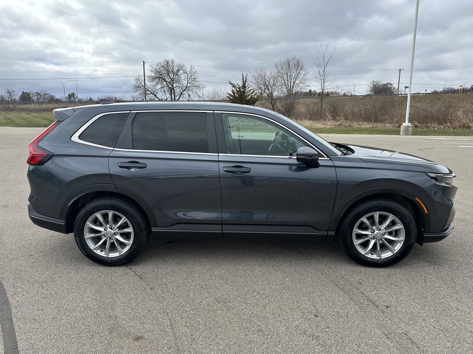 Used 2023 Honda CR-V EX image 9