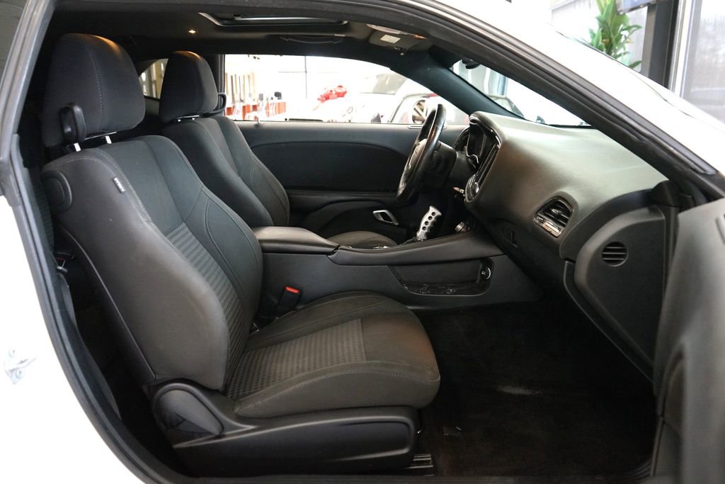 Used 2018 Dodge Challenger R/T w/ Blacktop Package image 39