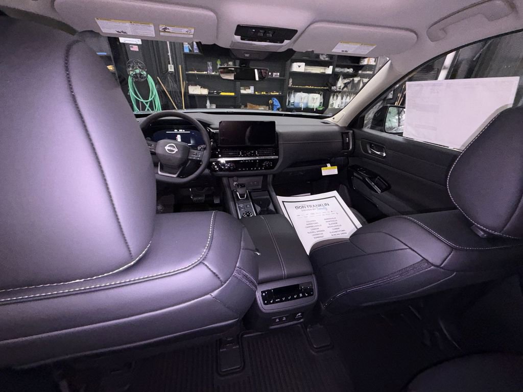 New 2026 Nissan Pathfinder Platinum image 21