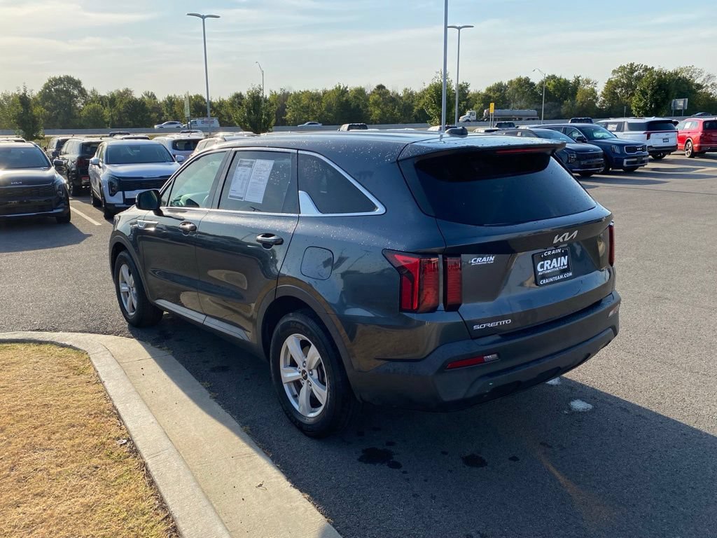 Certified 2023 Kia Sorento LX FWD image 5