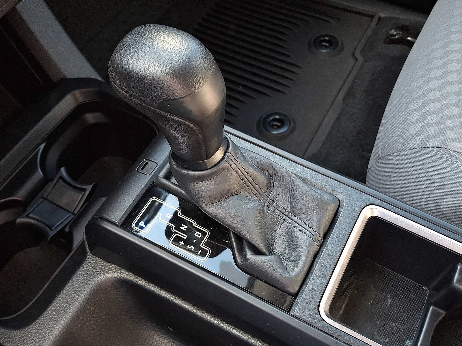 Used 2023 Toyota Tacoma SR AWD/4WD image 15