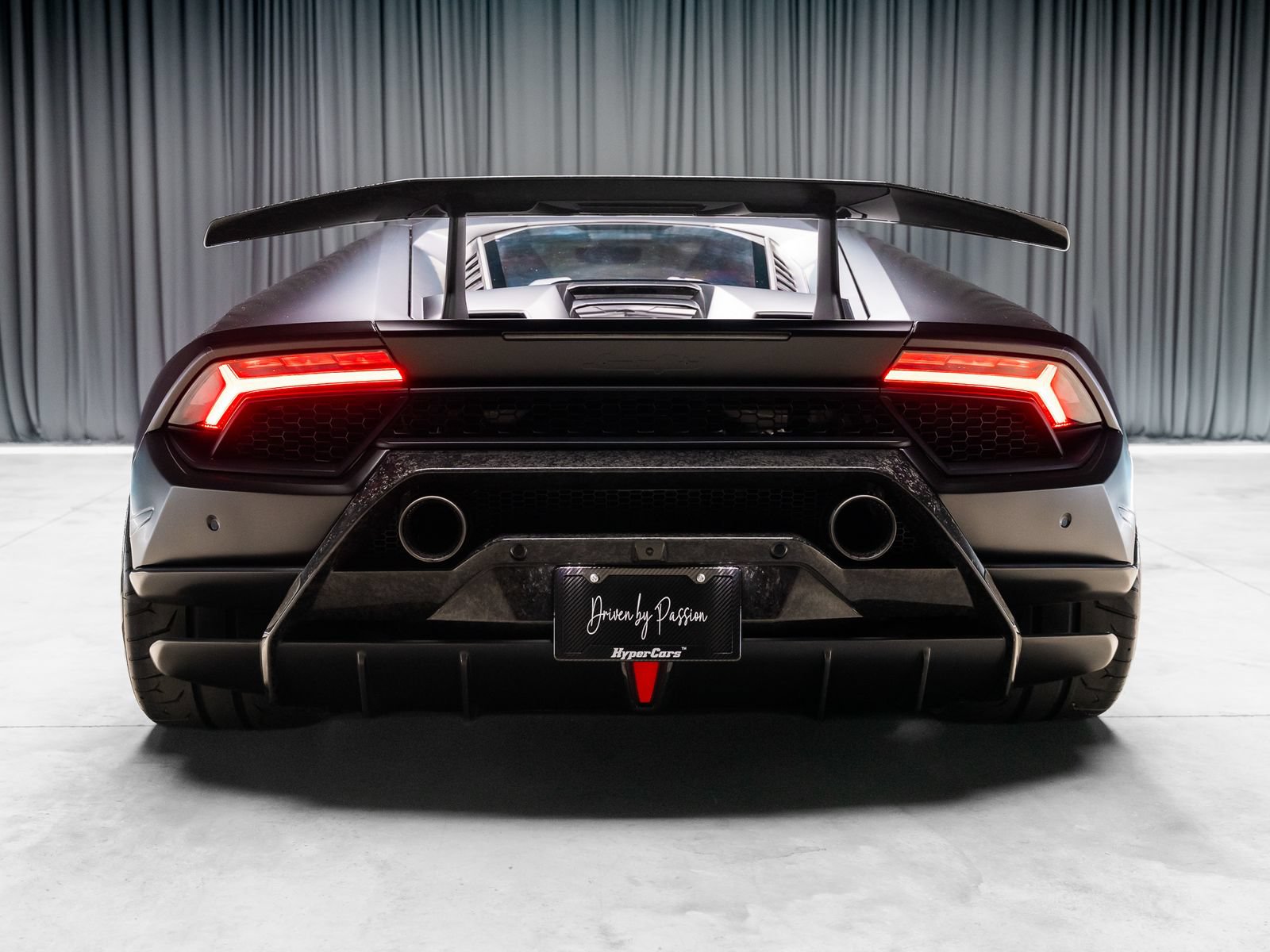 Used 2018 Lamborghini Huracan Performante AWD/4WD image 50