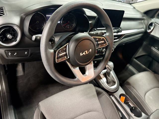 Used 2023 Kia Forte LXS w/ LXS Technology Package FWD image 9