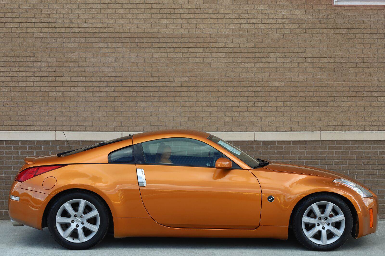 Used 2003 Nissan 350Z Touring RWD image 2