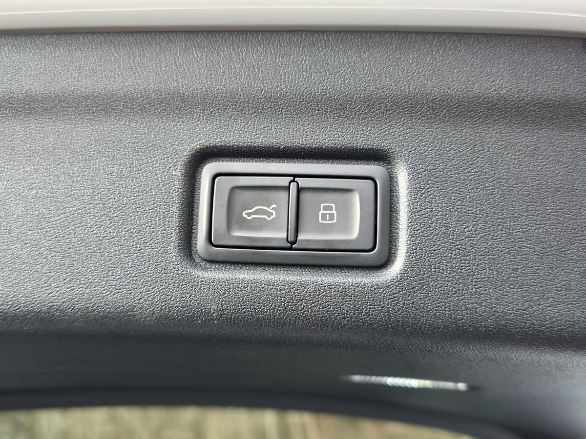 Used 2025 Audi Q6 e-tron Premium Plus AWD/4WD image 65