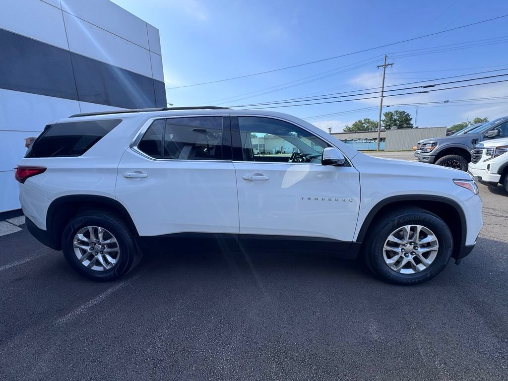 Used 2019 Chevrolet Traverse LT w/ LPO, Floor Liner Package AWD/4WD image 9