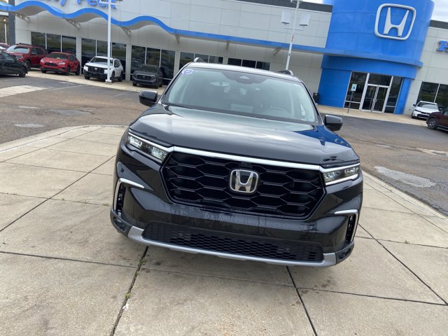 Used 2025 Honda Pilot Elite image 3