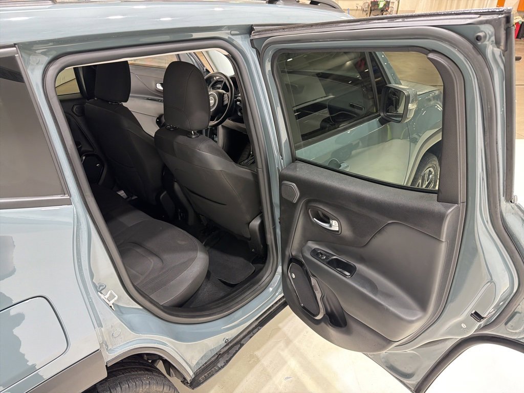 Used 2017 Jeep Renegade Altitude image 28