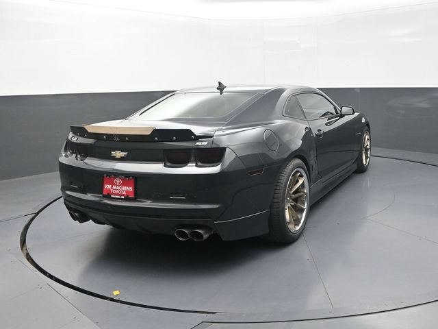 Used 2013 Chevrolet Camaro SS RWD image 8