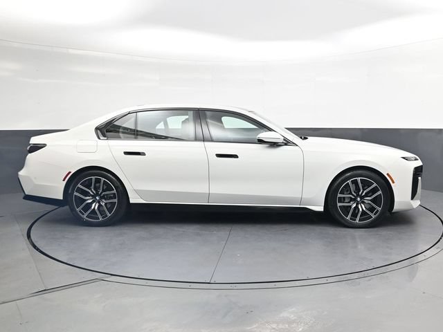 Used 2024 BMW 740i xDrive AWD/4WD image 3
