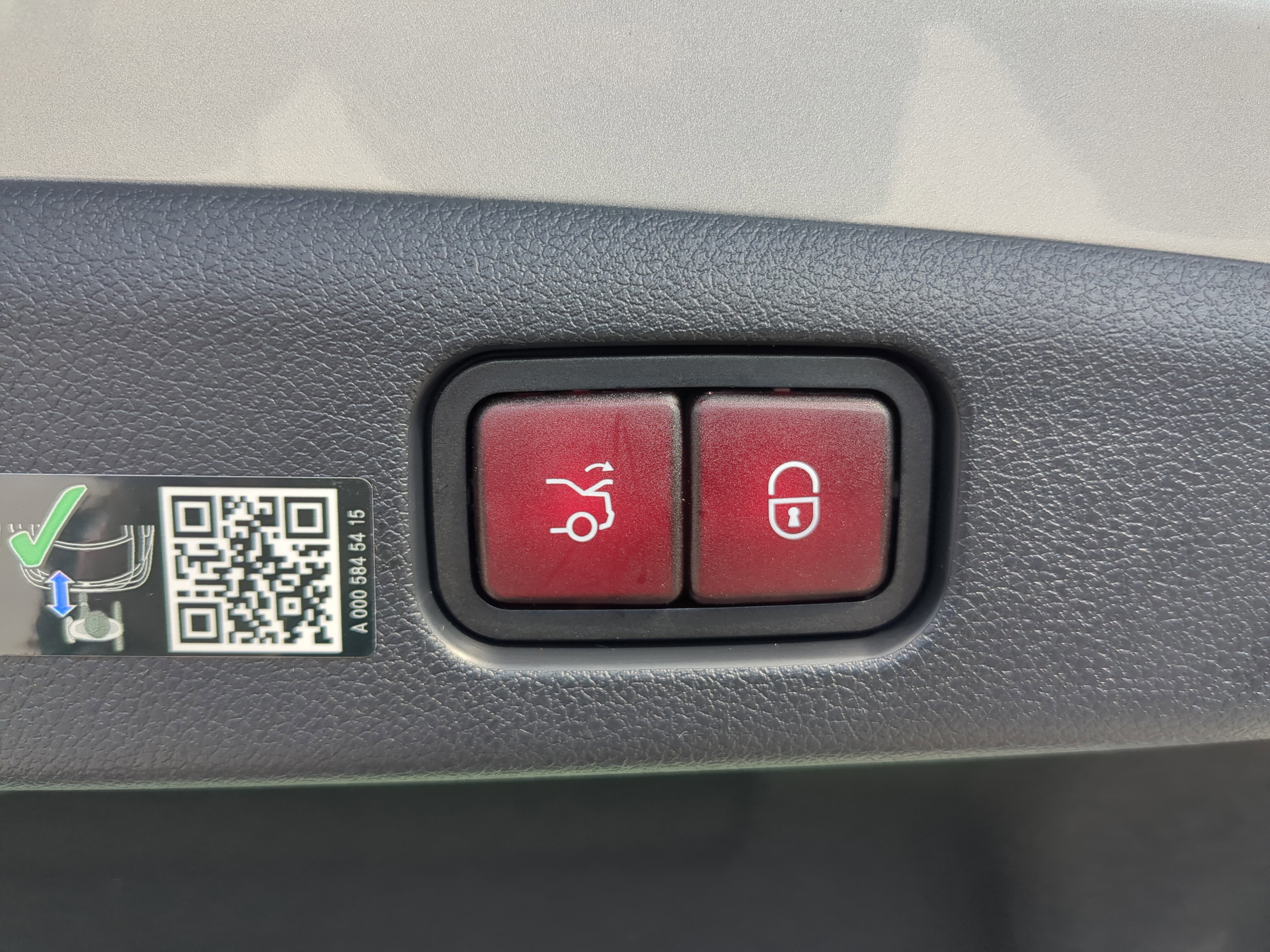 Certified 2025 Mercedes-Benz E 350 4MATIC Sedan image 7