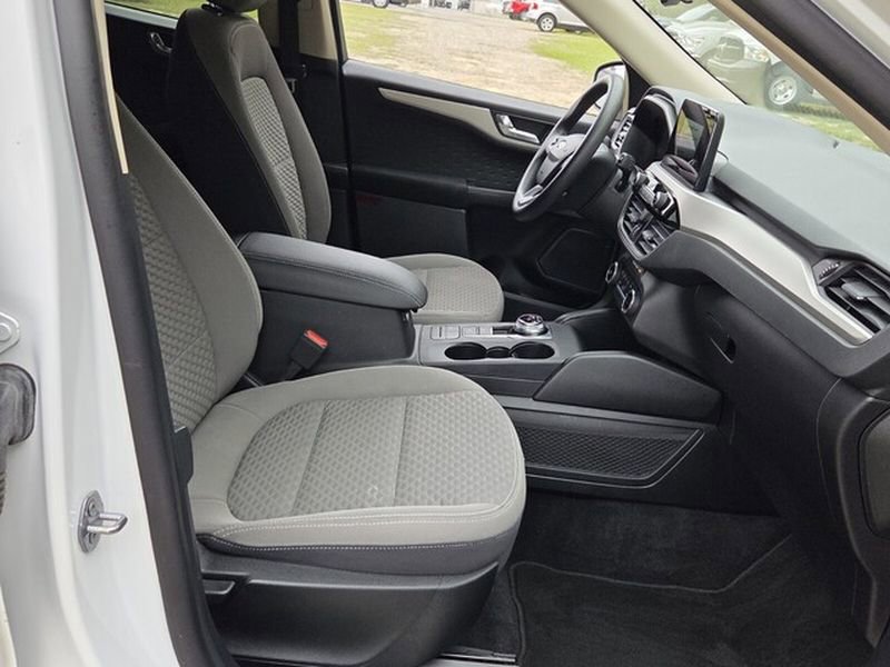 Used 2020 Ford Escape SE image 16